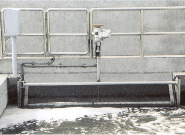 XTY旋轉式調節(jié)堰門